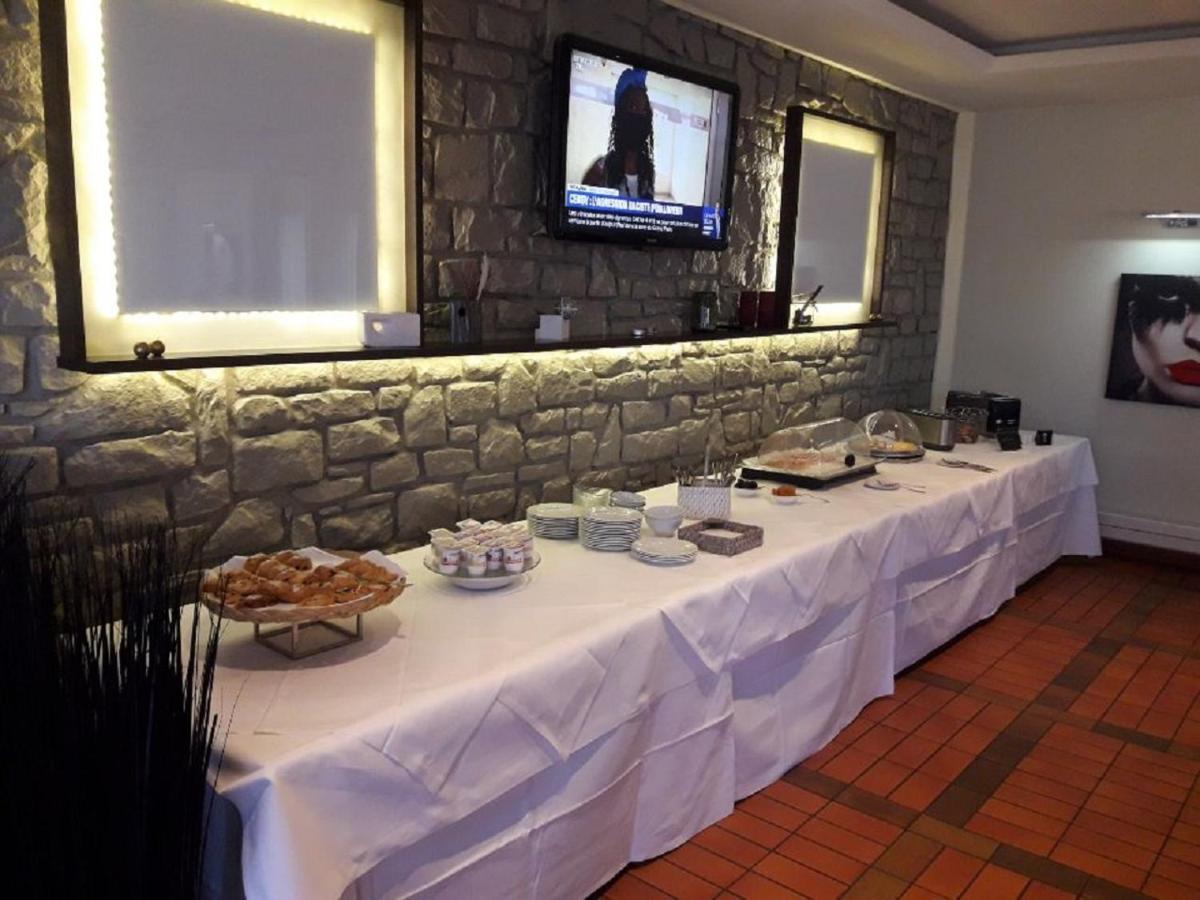 Hambach Hotel Saint-Hubert מראה חיצוני תמונה